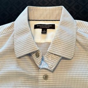 Banana Republic Men’s Non-Iron Dress Shirt - Slim Fit- Small